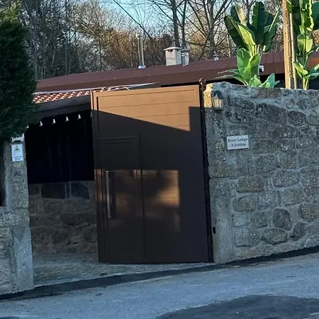 Riverlodge3 ヴィラ